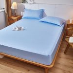 Простыня на резинке синяя (6)